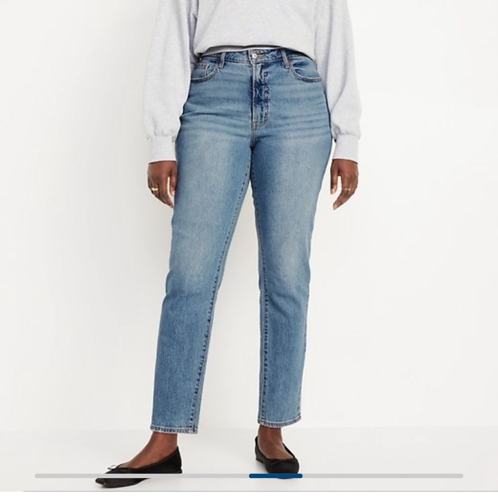 Old Navy high Rise Curvy Fit O.G. Straight Jean. Size 6. Like new, worn once.